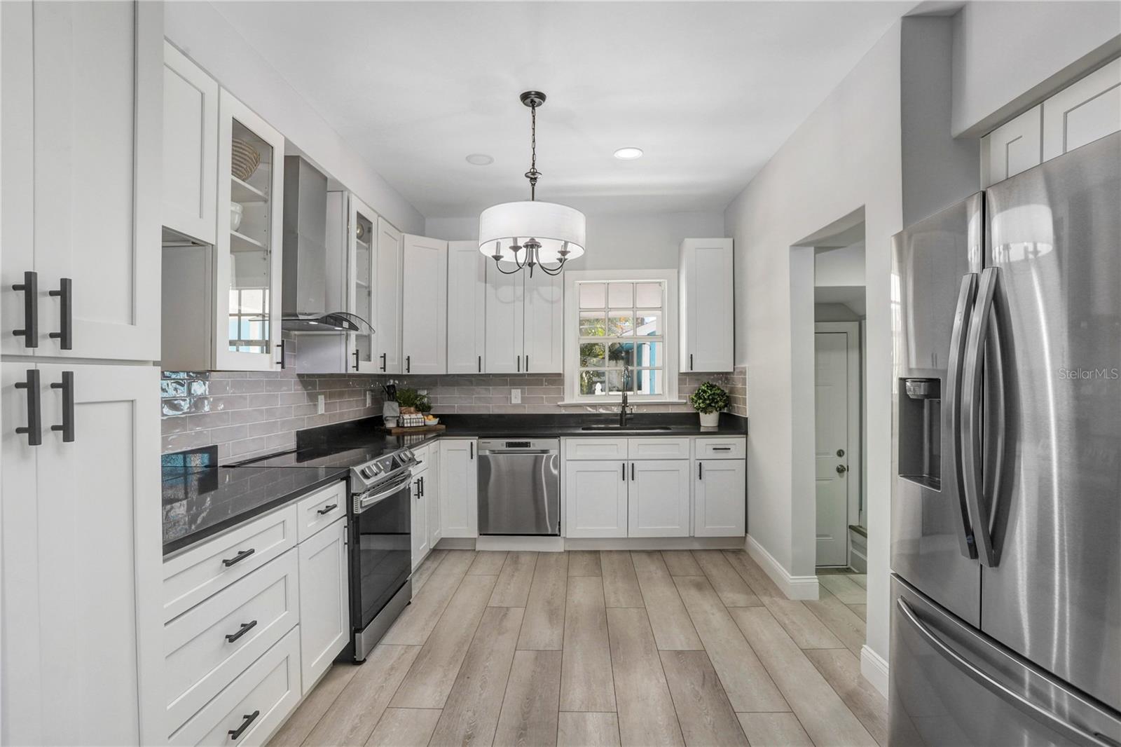 Image 14 of 38 For 1960 Mckinley Street