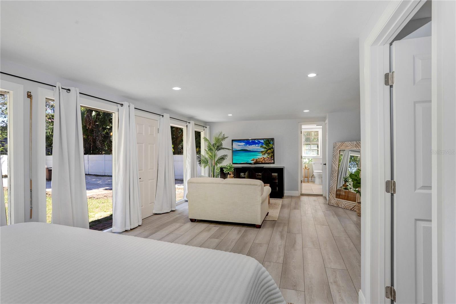 Image 17 of 38 For 1960 Mckinley Street