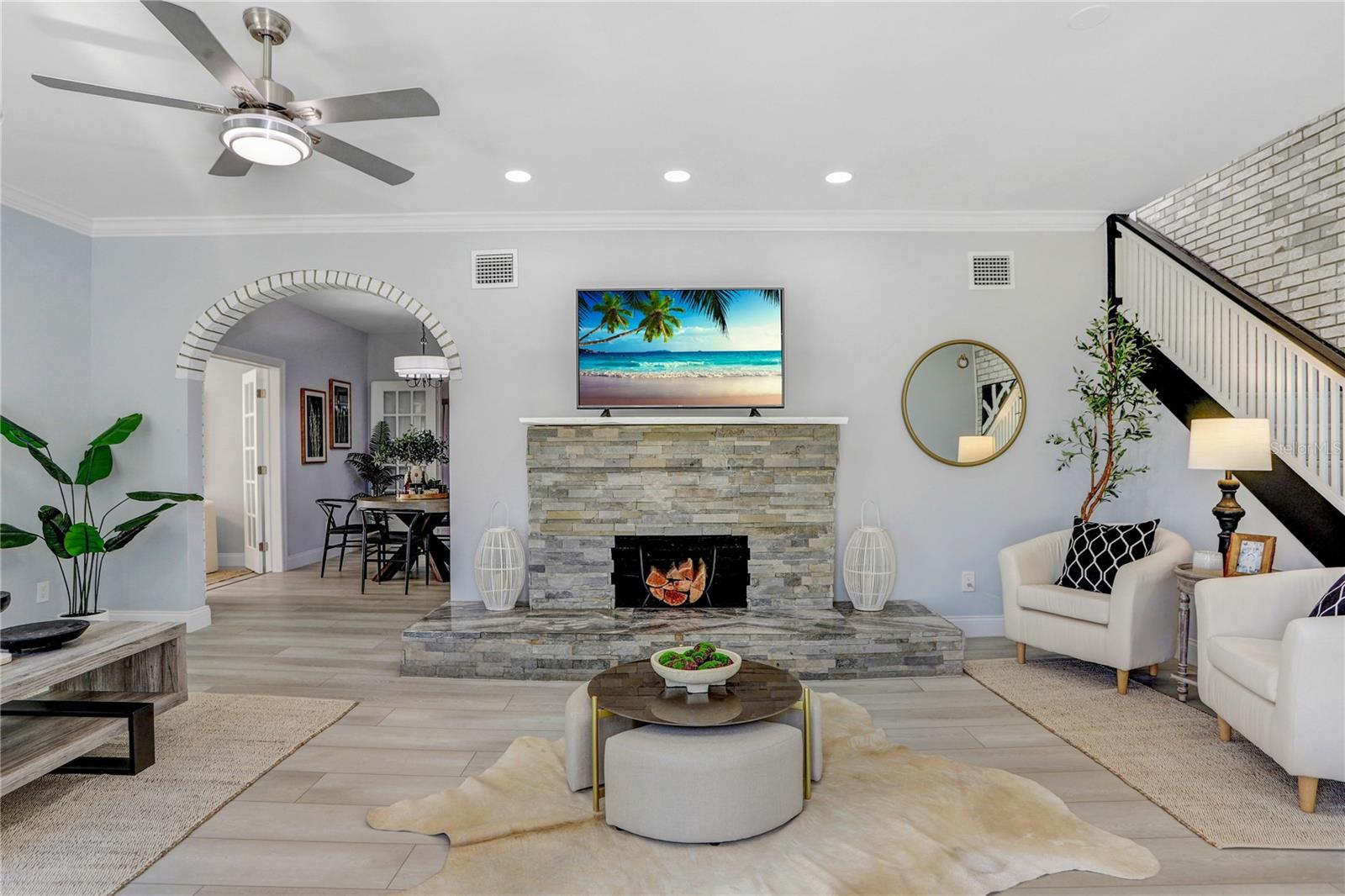 Image 2 of 38 For 1960 Mckinley Street