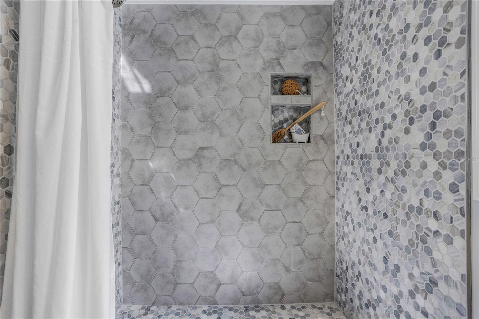 Image 20 of 38 For 1960 Mckinley Street