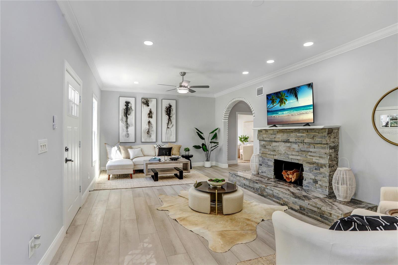 Image 3 of 38 For 1960 Mckinley Street