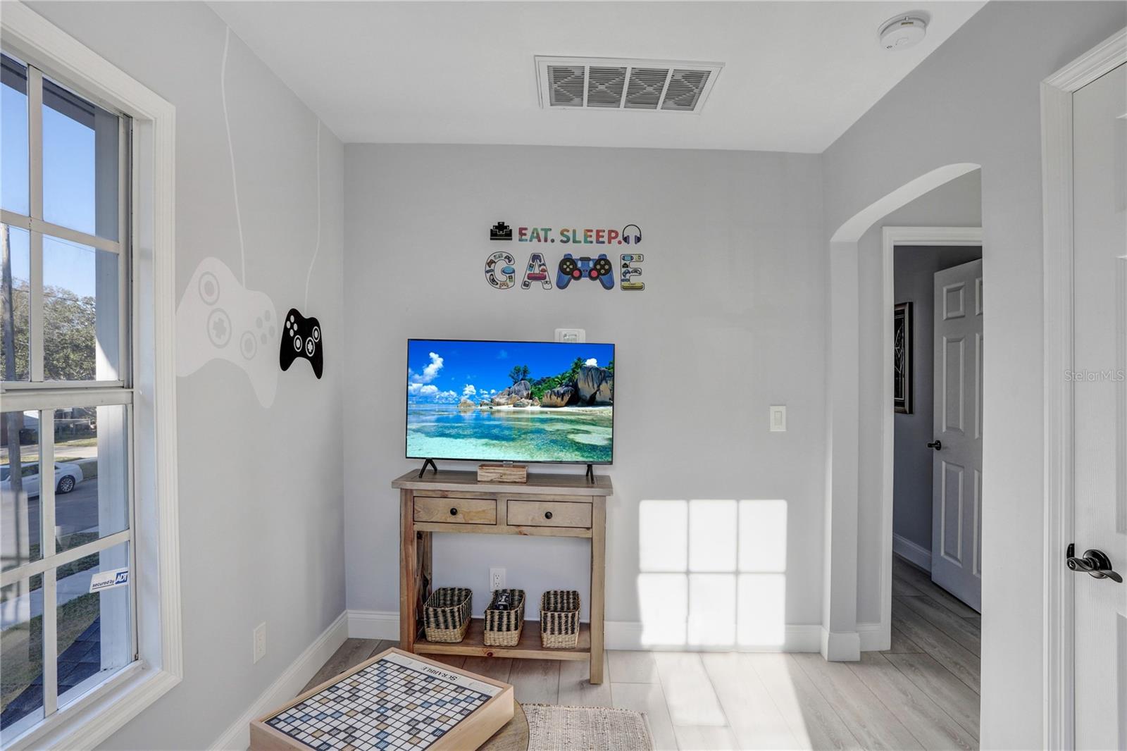 Image 32 of 38 For 1960 Mckinley Street