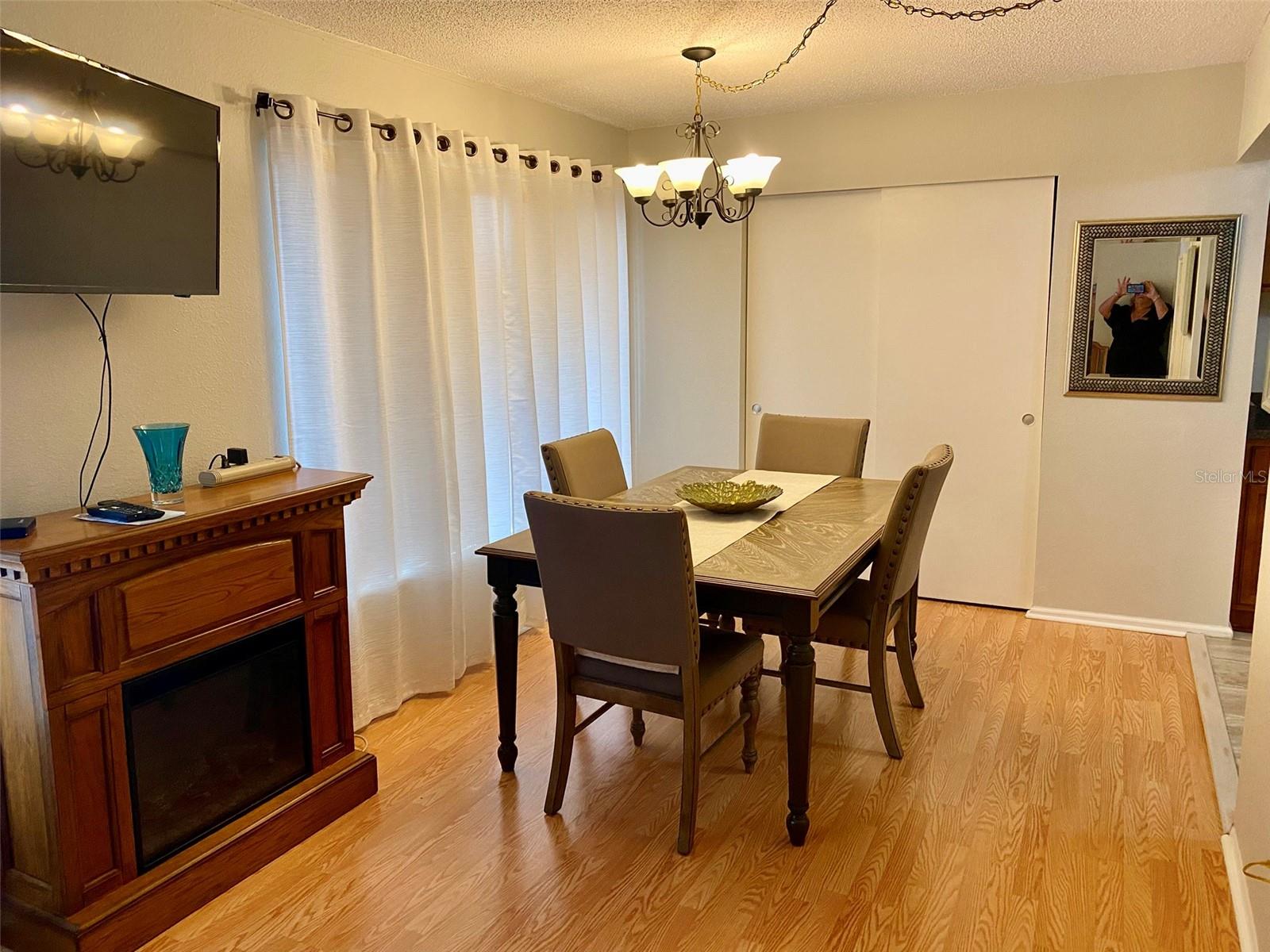 Listing photo id 16 for 2360 Irish Lane 64