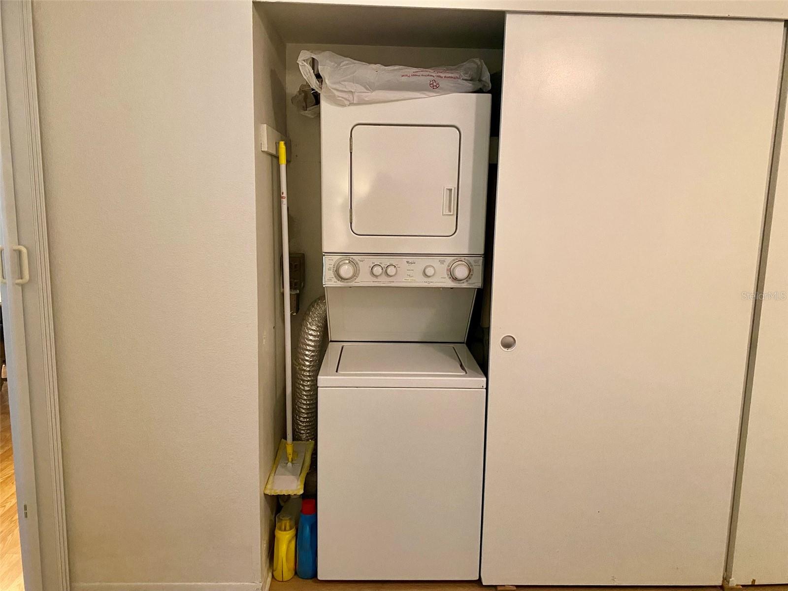 Listing photo id 17 for 2360 Irish Lane 64