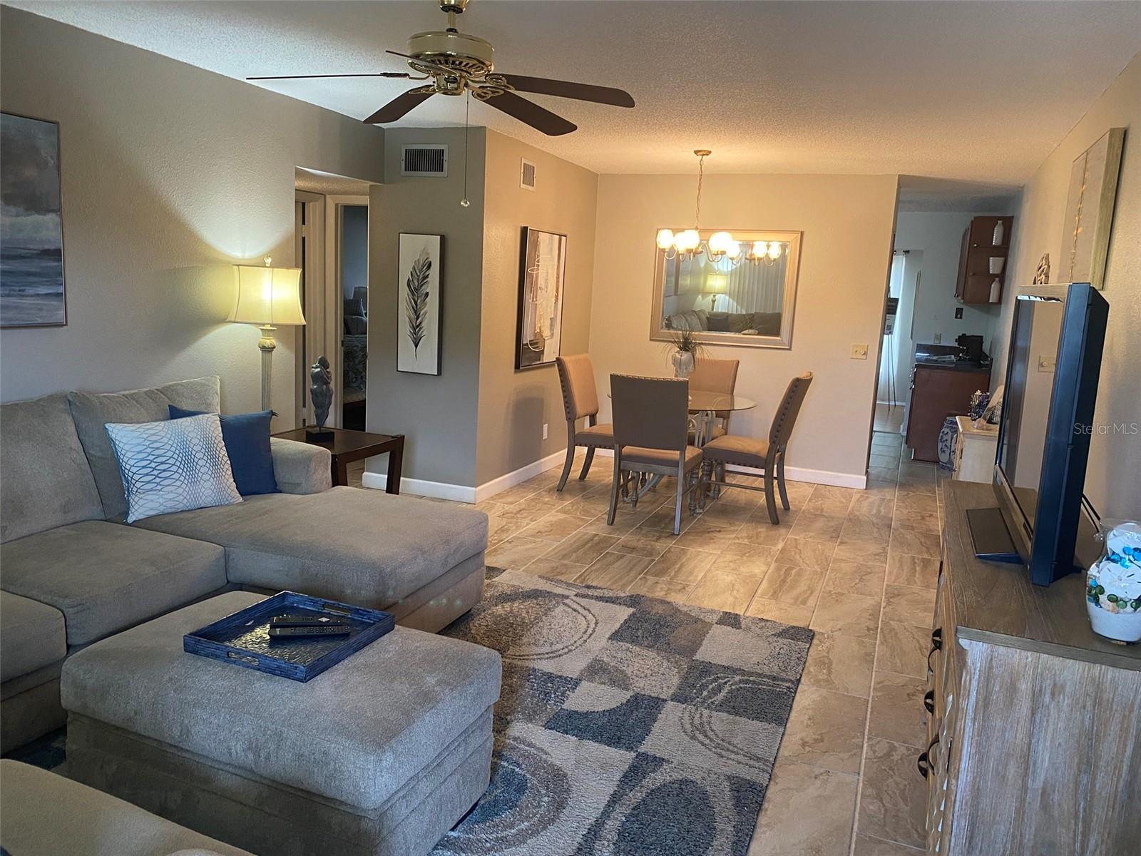 Listing photo id 2 for 2360 Irish Lane 64