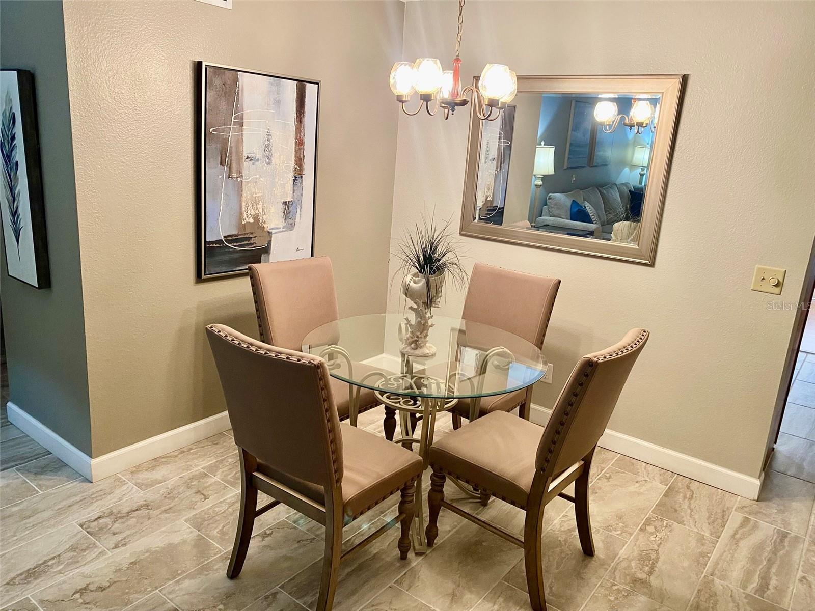 Listing photo id 5 for 2360 Irish Lane 64