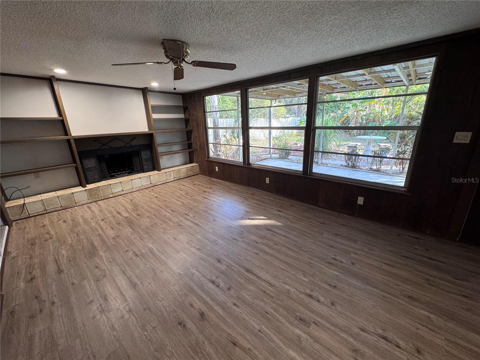 Image 16 of 20 For 615 Heritage Lane