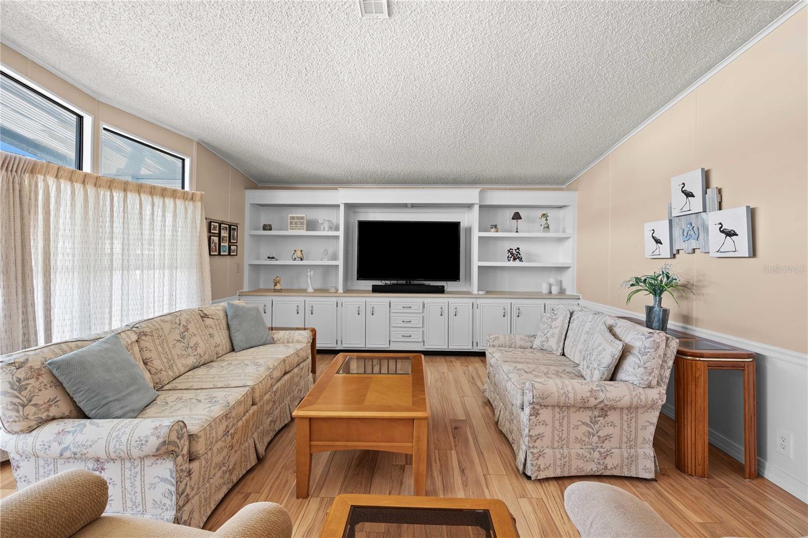 Image 15 of 58 For 36846 Kimela Avenue