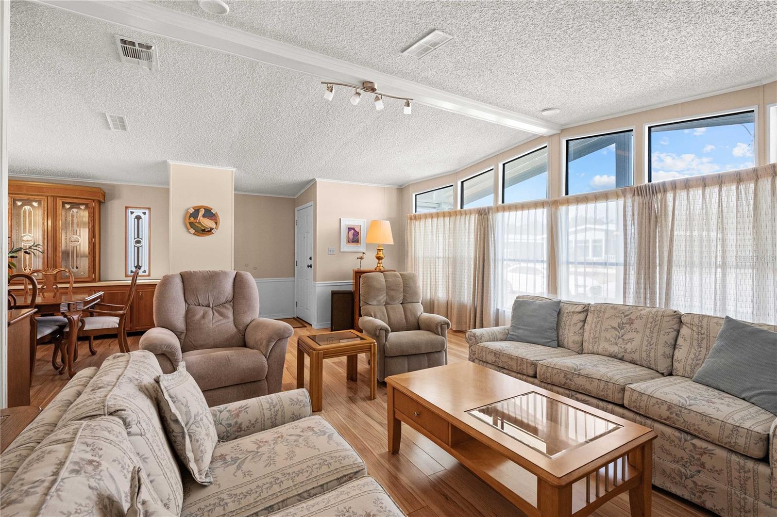 Image 16 of 58 For 36846 Kimela Avenue