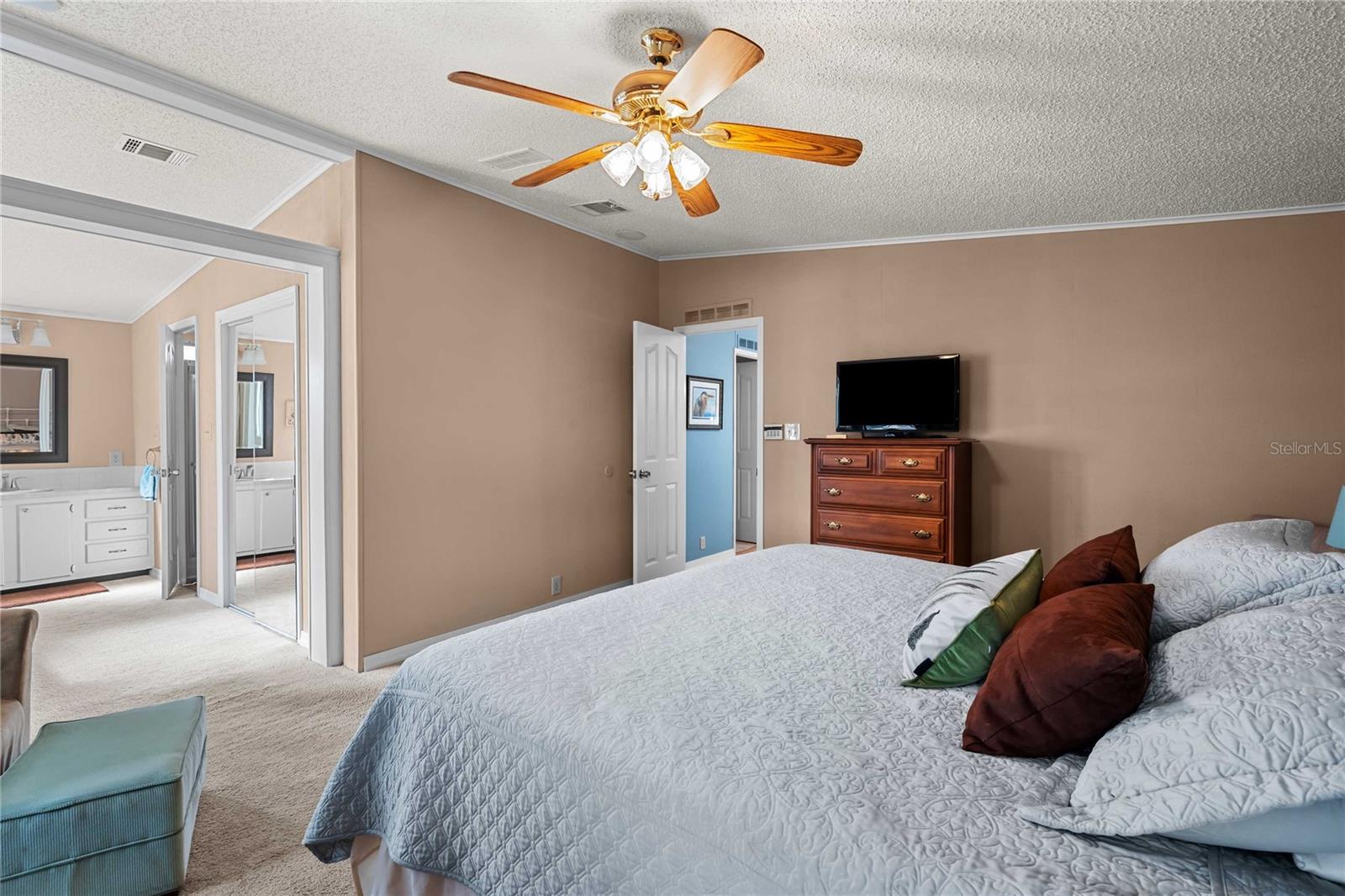 Image 18 of 58 For 36846 Kimela Avenue