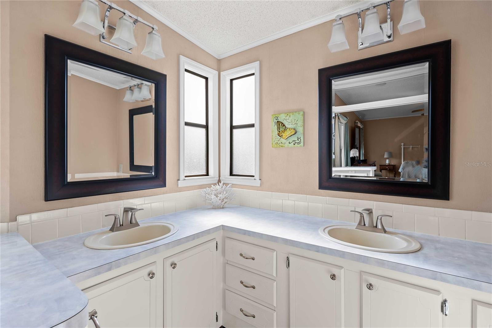 Image 21 of 58 For 36846 Kimela Avenue