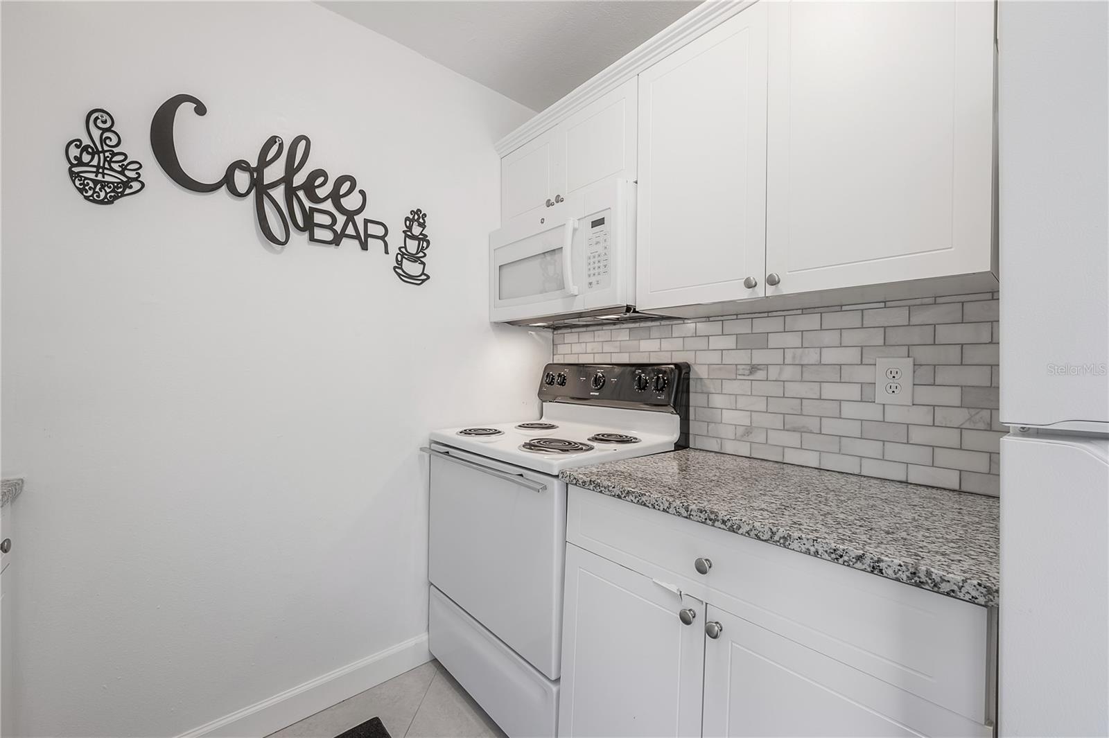 Image 12 of 30 For 3206 Azeele Street 129