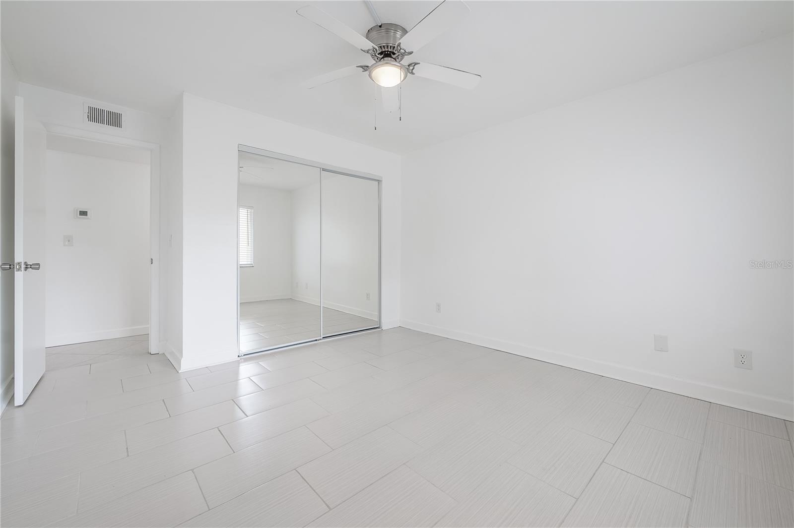 Image 16 of 30 For 3206 Azeele Street 129