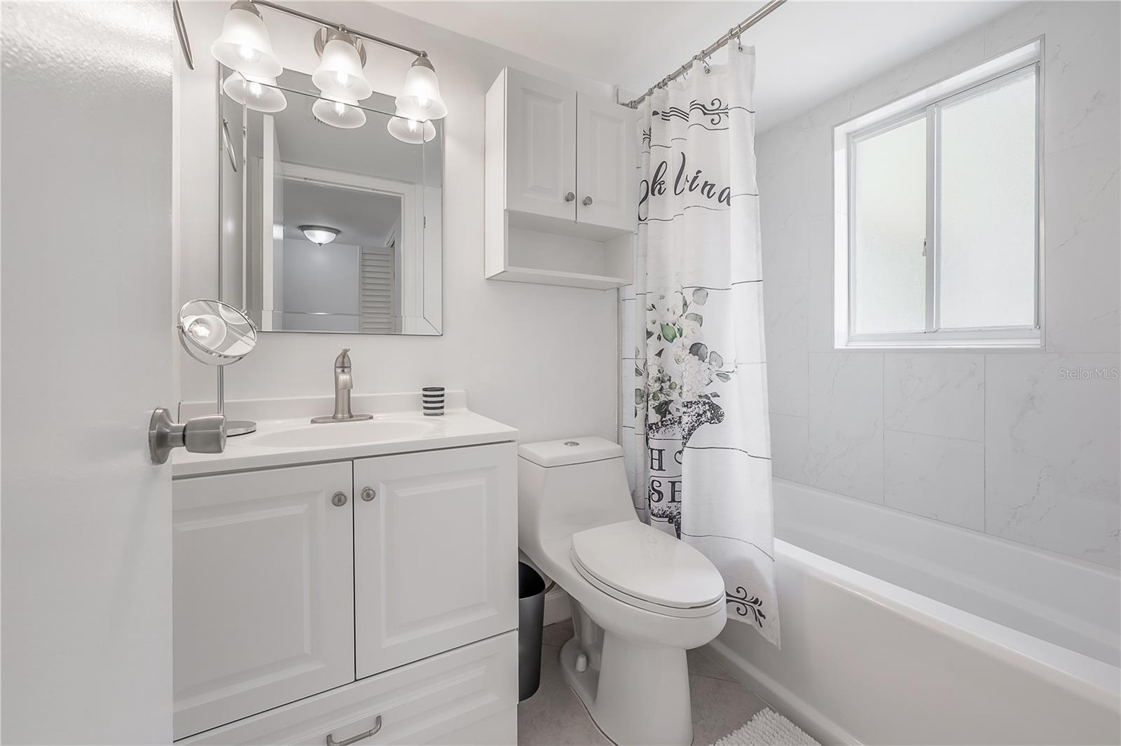 Image 18 of 30 For 3206 Azeele Street 129