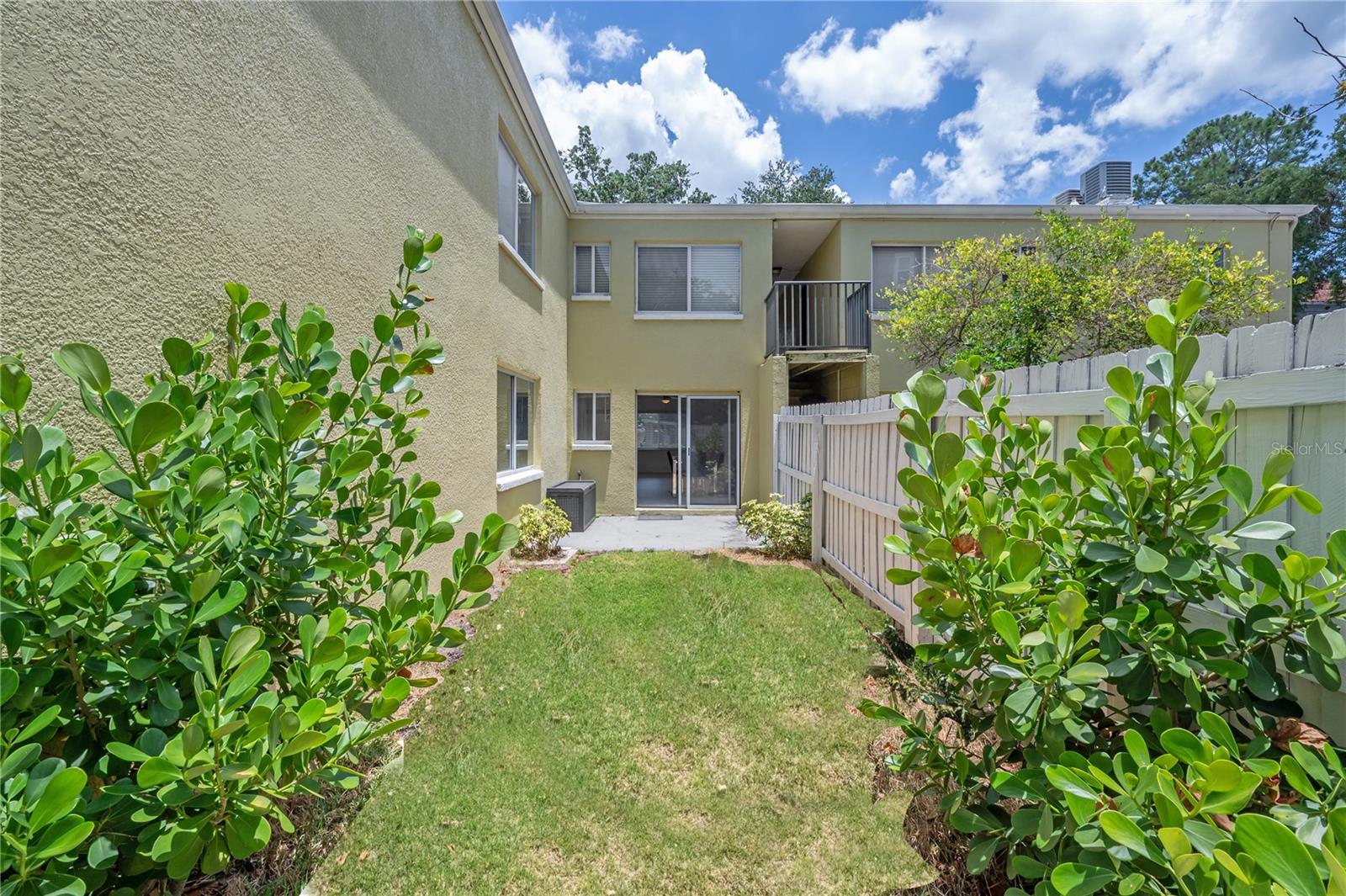 Image 25 of 30 For 3206 Azeele Street 129