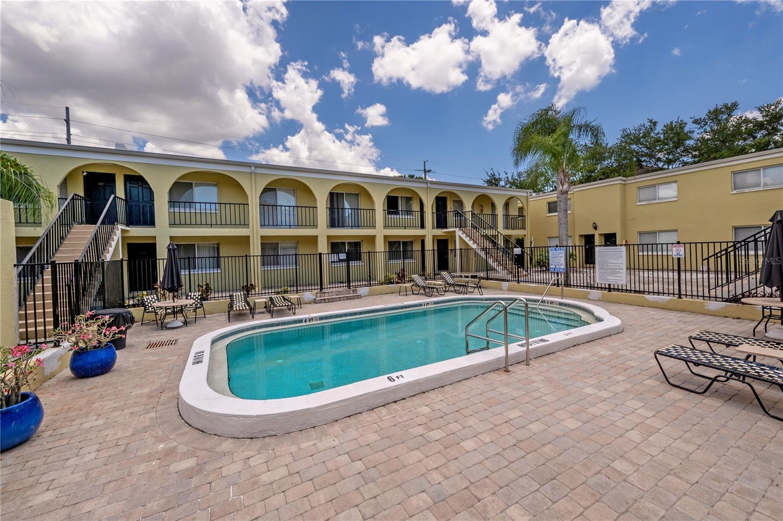 Image 28 of 30 For 3206 Azeele Street 129