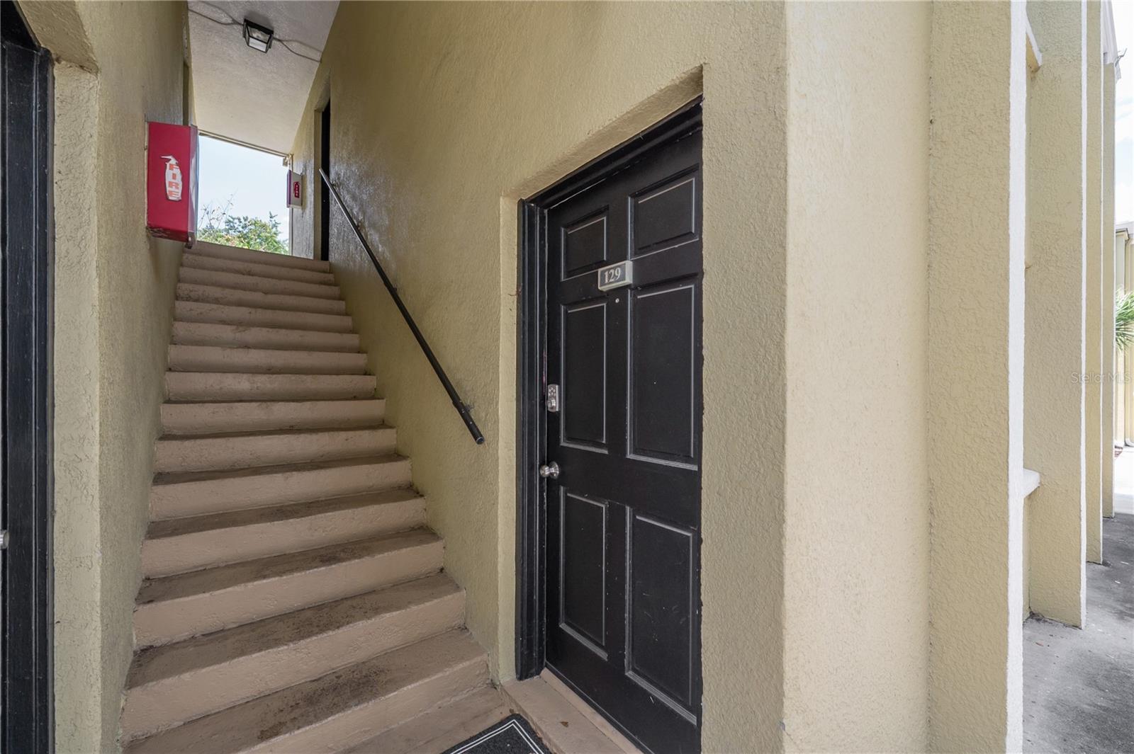 Image 3 of 30 For 3206 Azeele Street 129