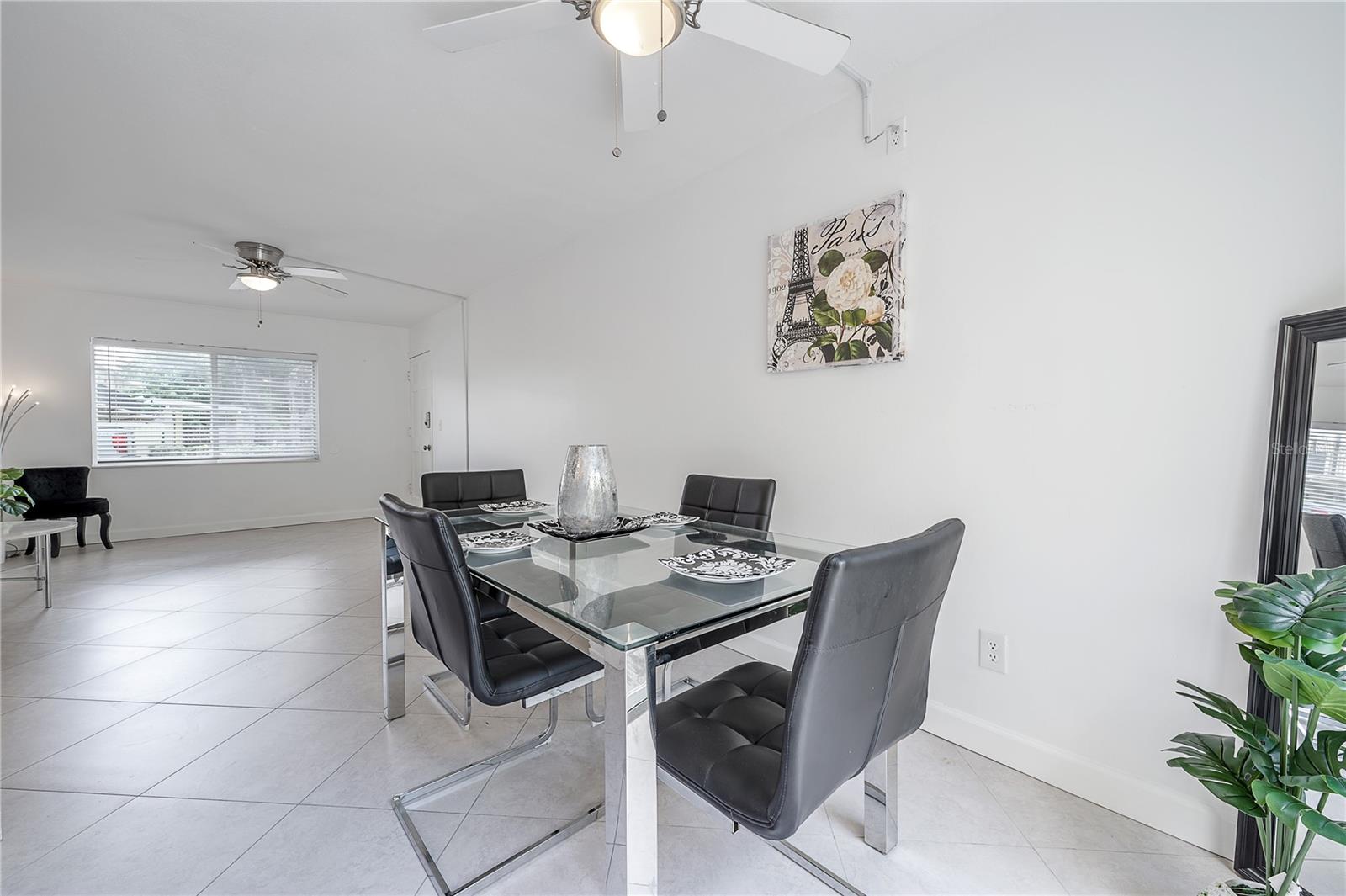 Image 7 of 30 For 3206 Azeele Street 129