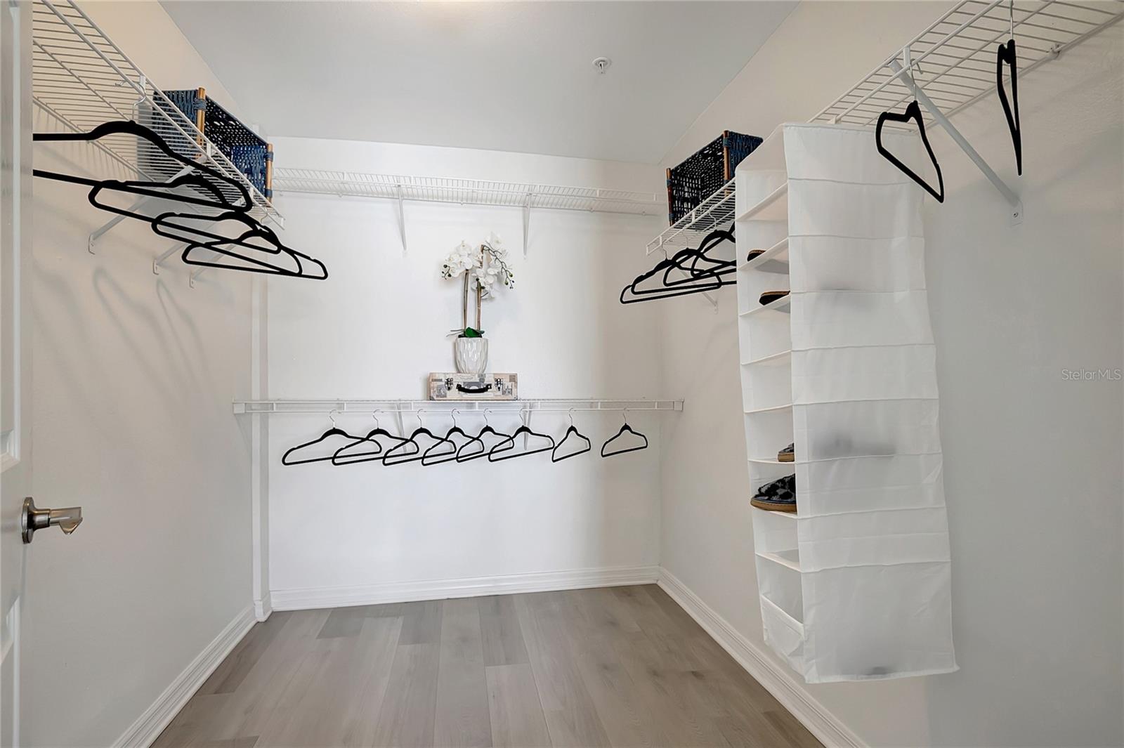 Image 25 of 39 For 406 Cedar Avenue 104