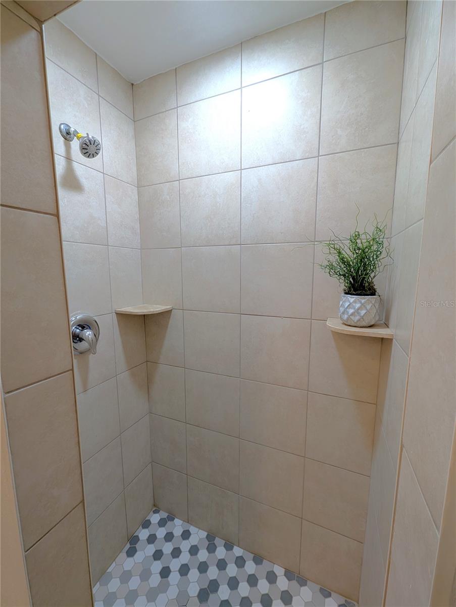 Image 27 of 39 For 406 Cedar Avenue 104