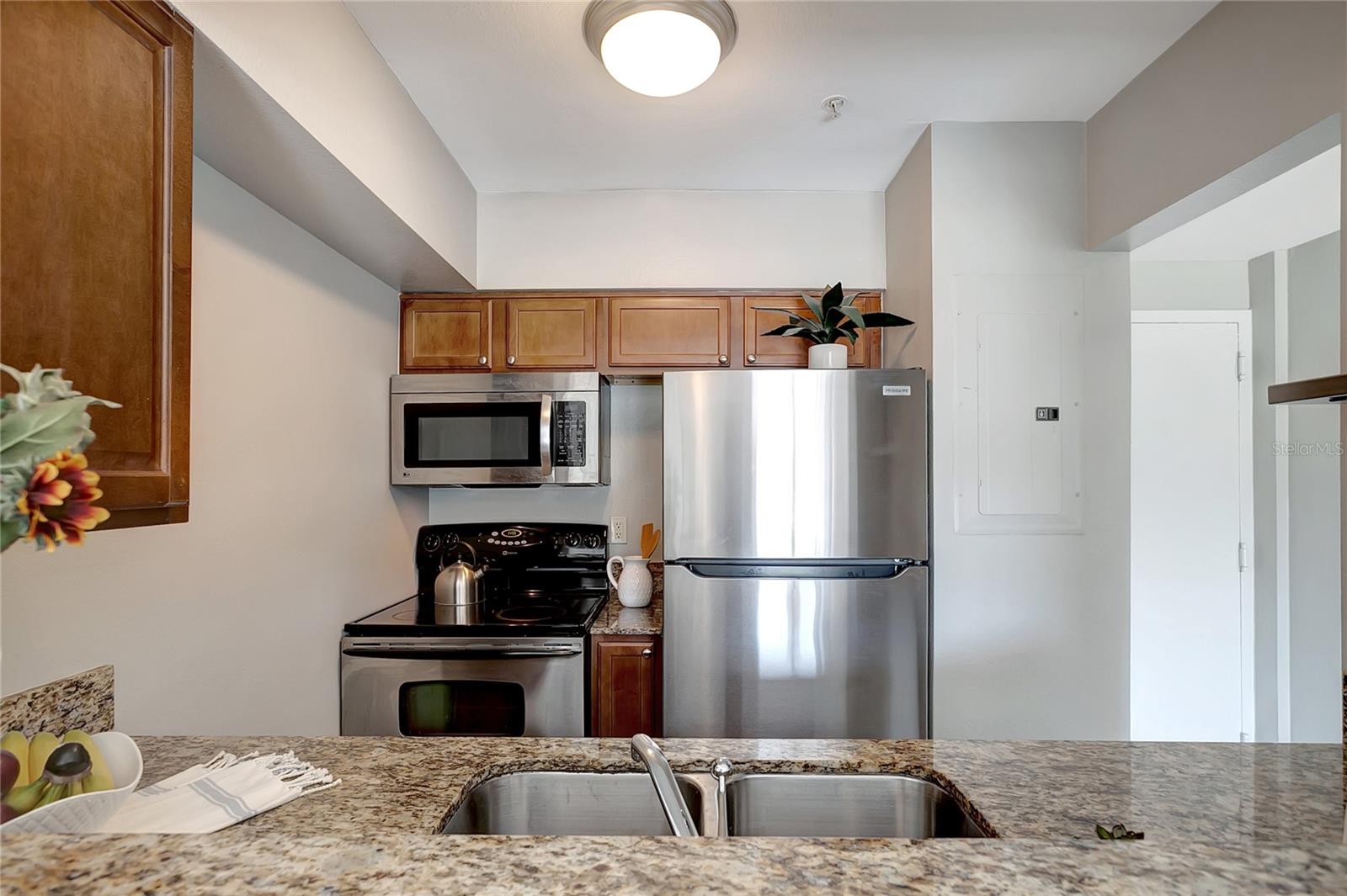 Image 5 of 39 For 406 Cedar Avenue 104