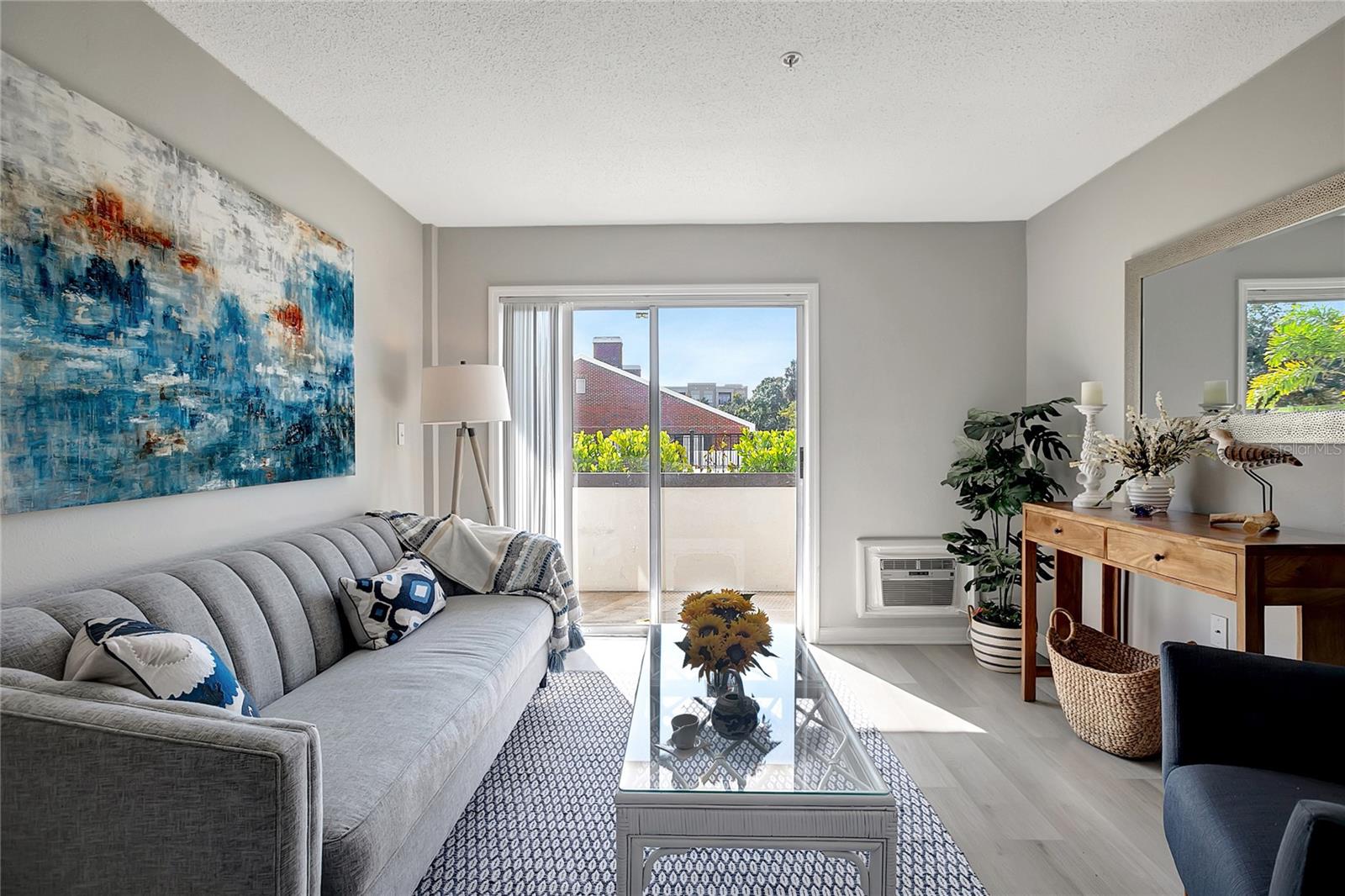 Image 9 of 39 For 406 Cedar Avenue 104