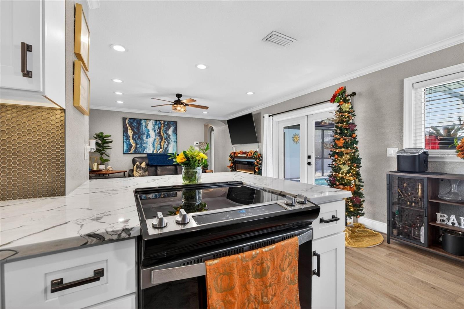 Image 15 of 42 For 1090 77th Avenue N