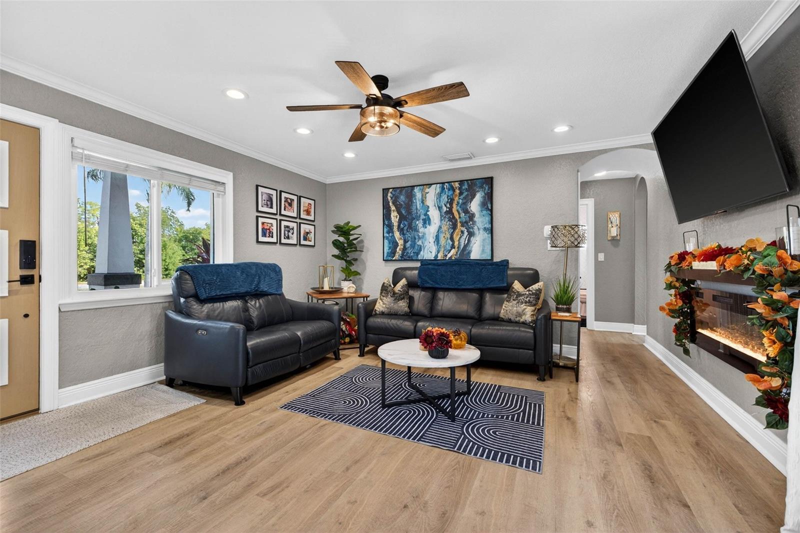 Image 16 of 42 For 1090 77th Avenue N