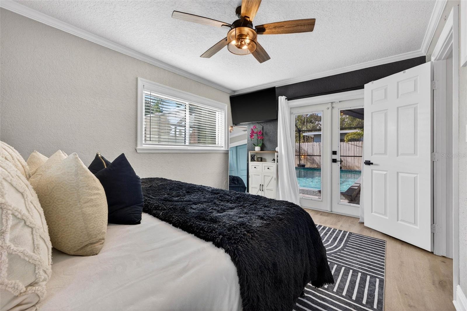 Image 18 of 42 For 1090 77th Avenue N