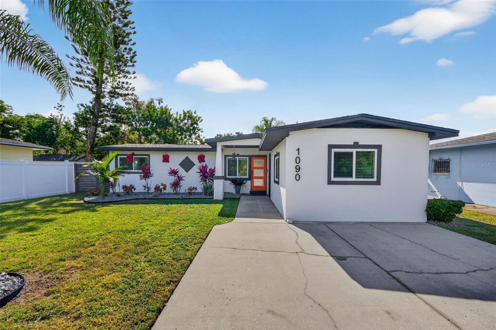 Image 2 of 42 For 1090 77th Avenue N