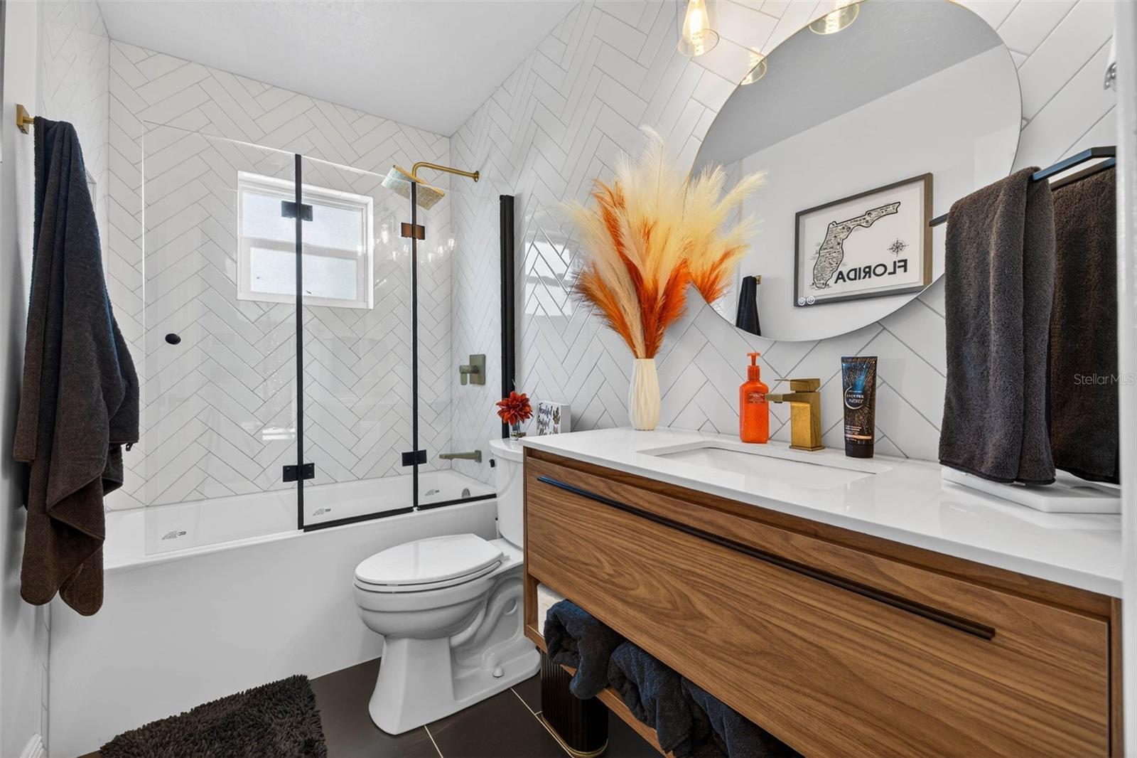 Image 20 of 42 For 1090 77th Avenue N