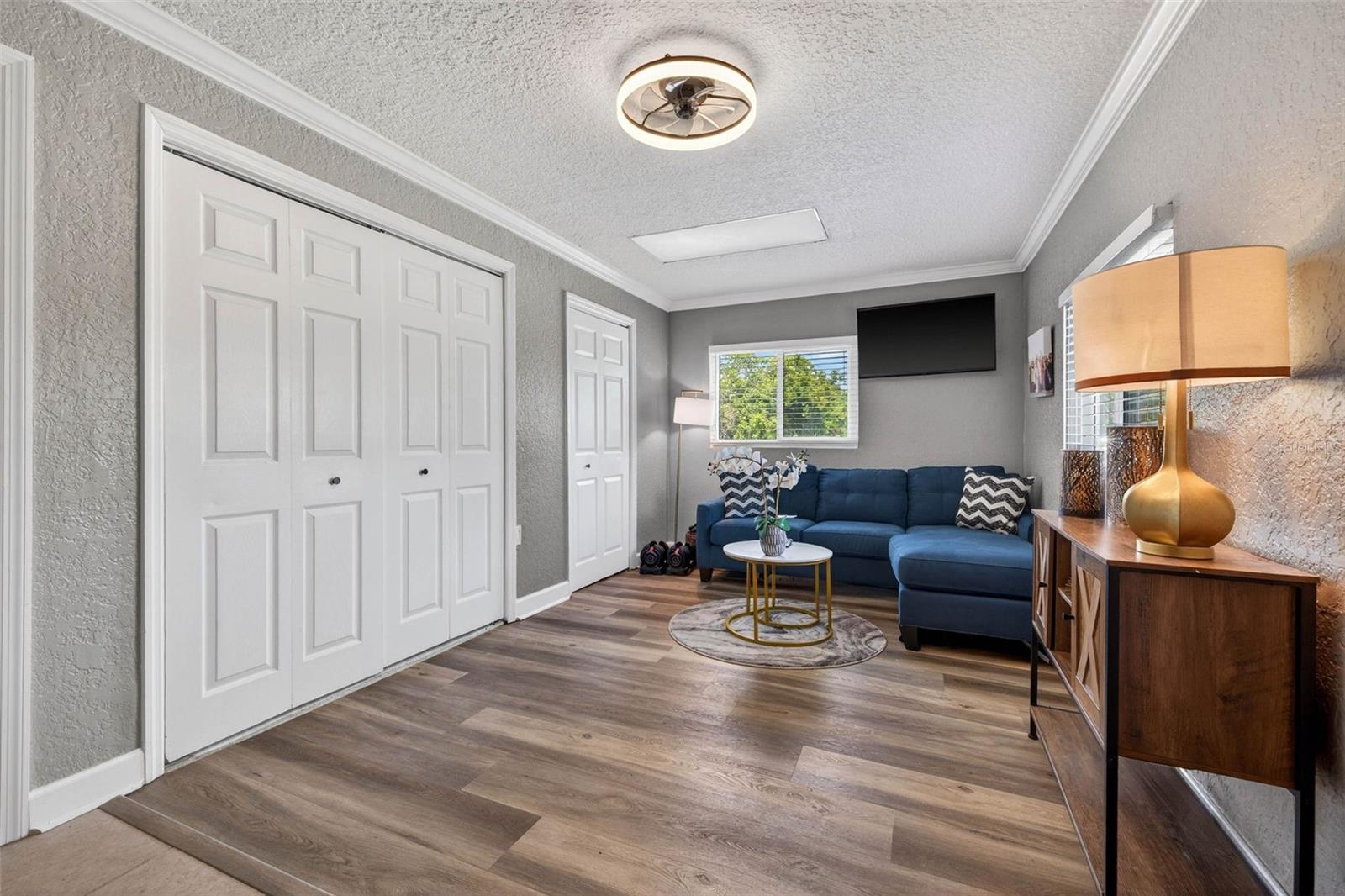 Image 21 of 42 For 1090 77th Avenue N