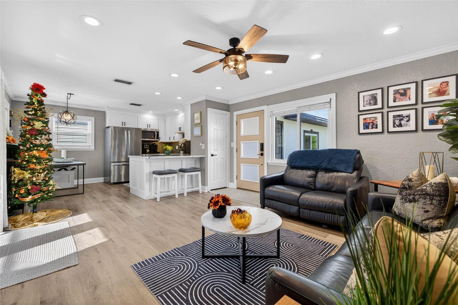 Image 6 of 42 For 1090 77th Avenue N