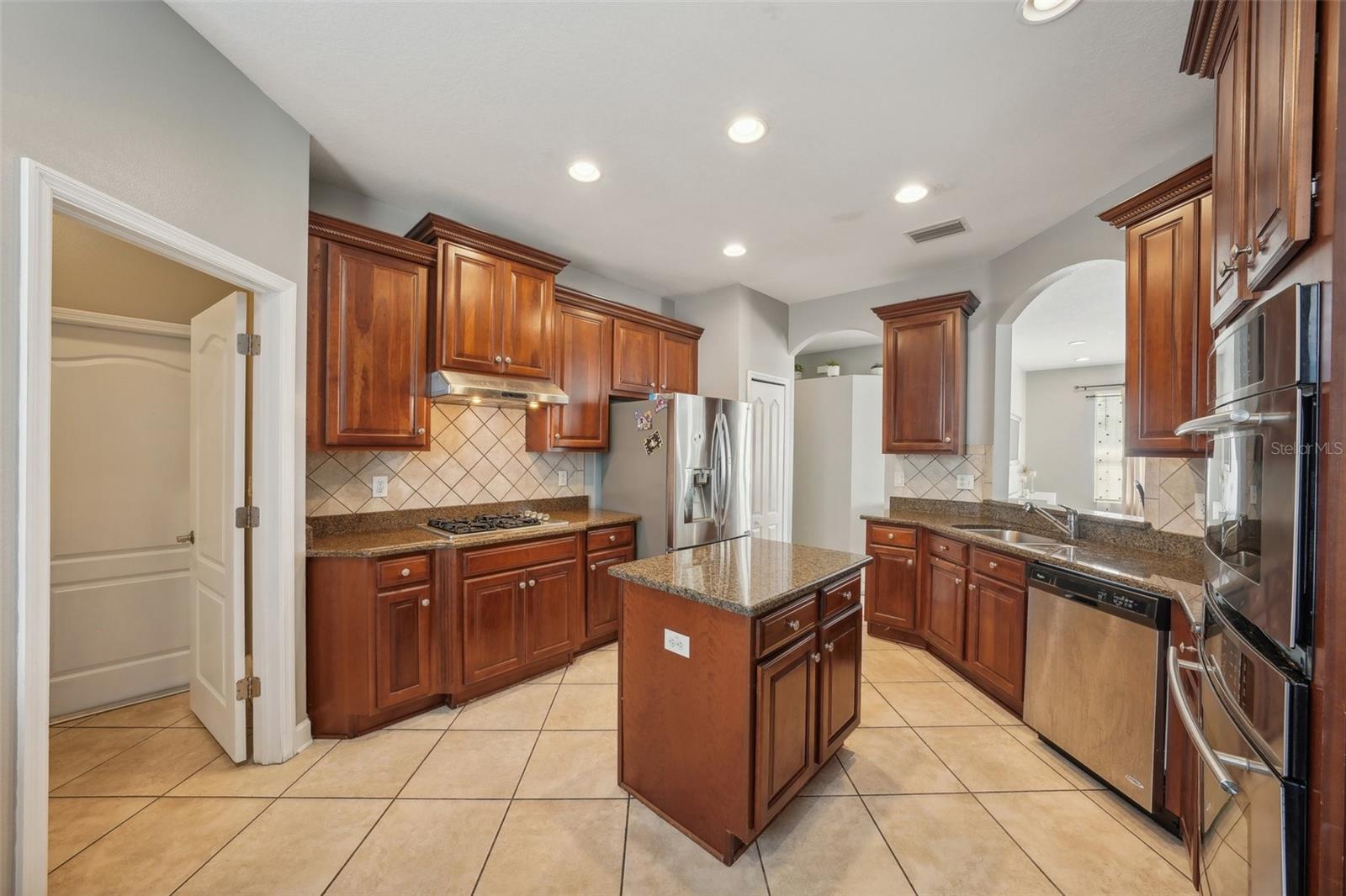 Image 19 of 54 For 16751 Taylow Way