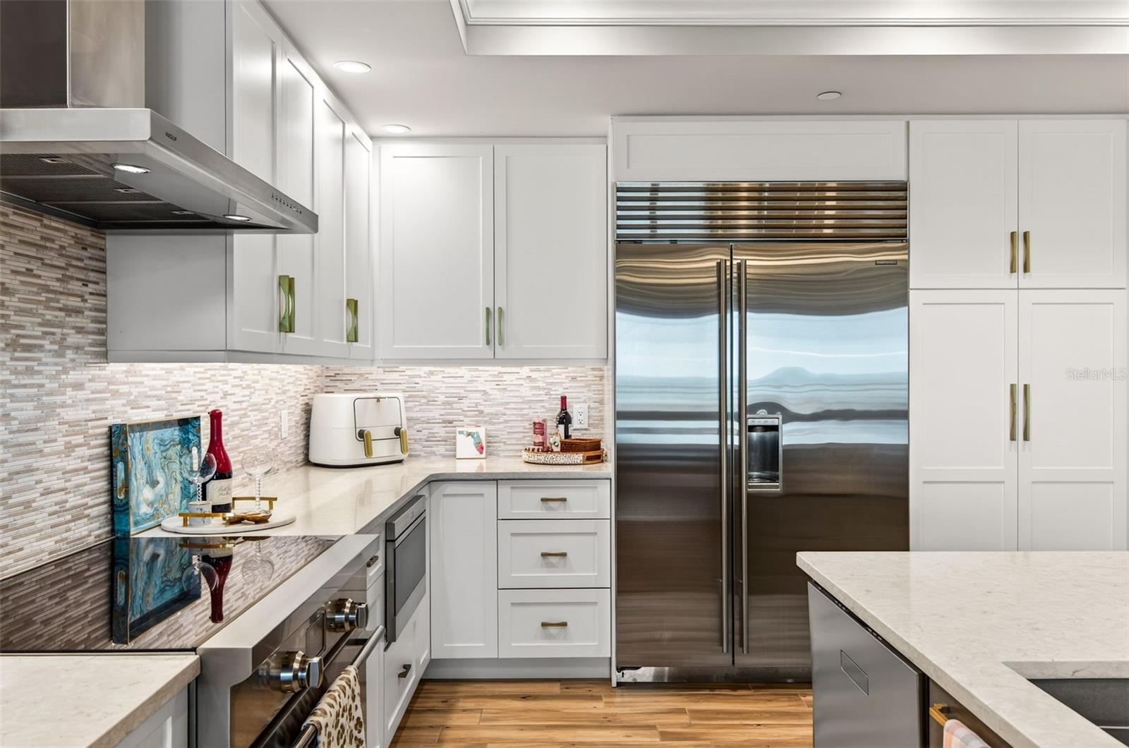 Image 11 of 99 For 800 Collany Road 304