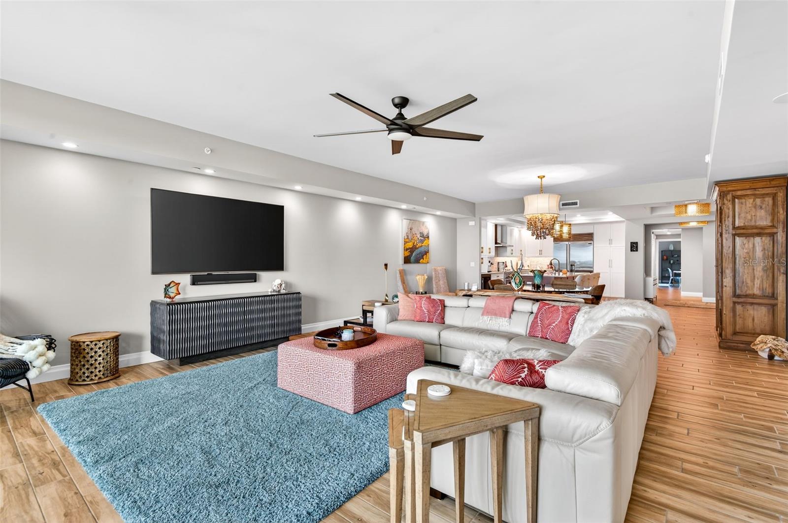 Image 22 of 99 For 800 Collany Road 304