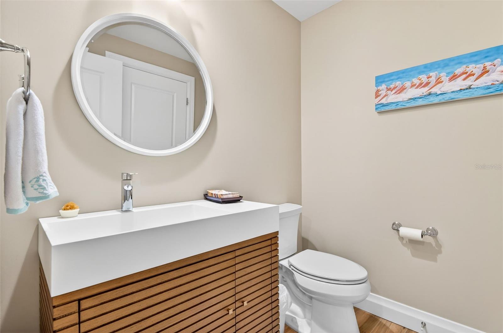 Image 37 of 99 For 800 Collany Road 304