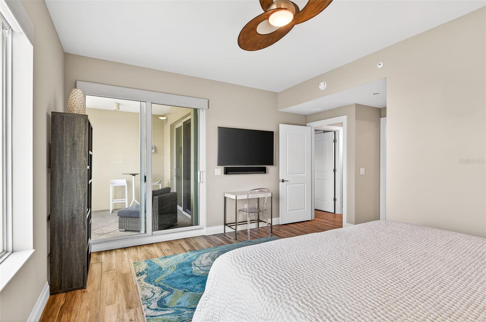 Image 43 of 99 For 800 Collany Road 304