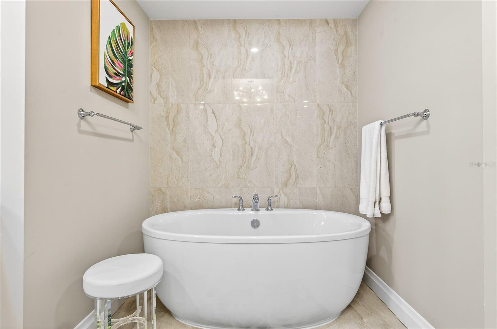 Image 56 of 99 For 800 Collany Road 304