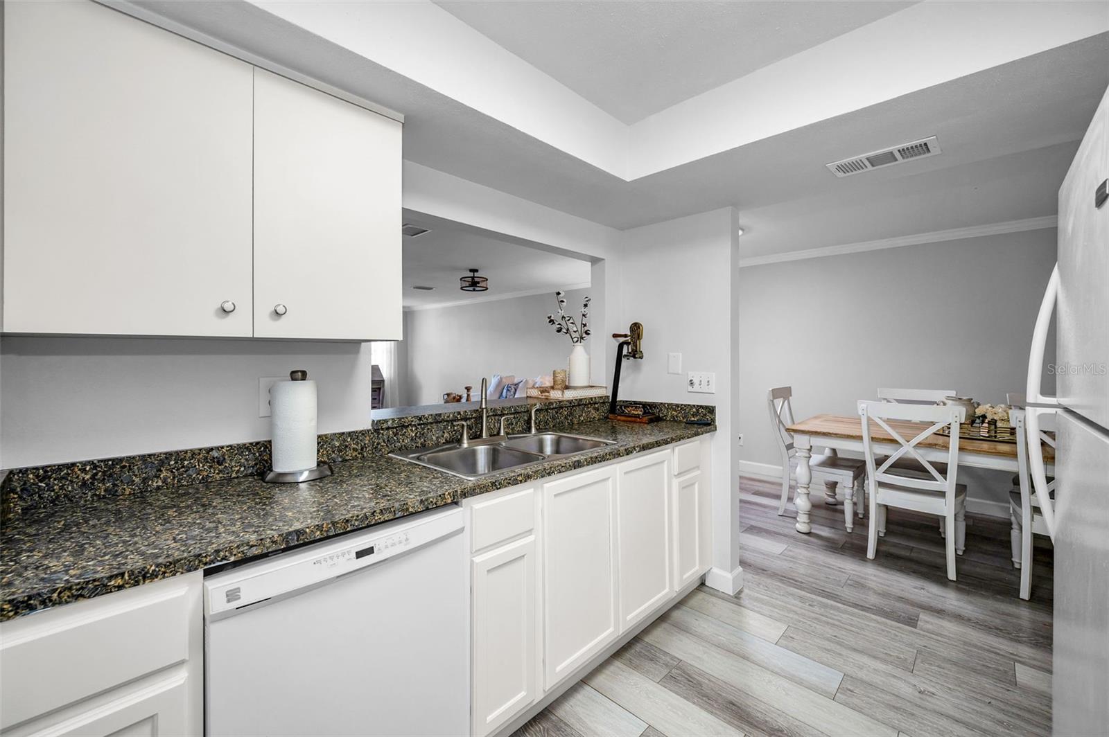 Image 15 of 51 For 9204 Golf View Drive