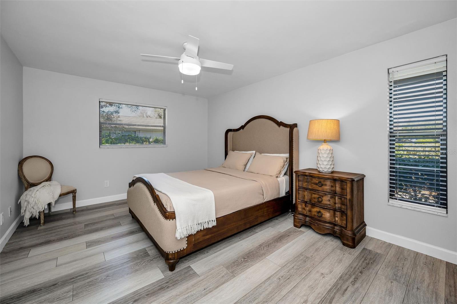 Image 16 of 51 For 9204 Golf View Drive