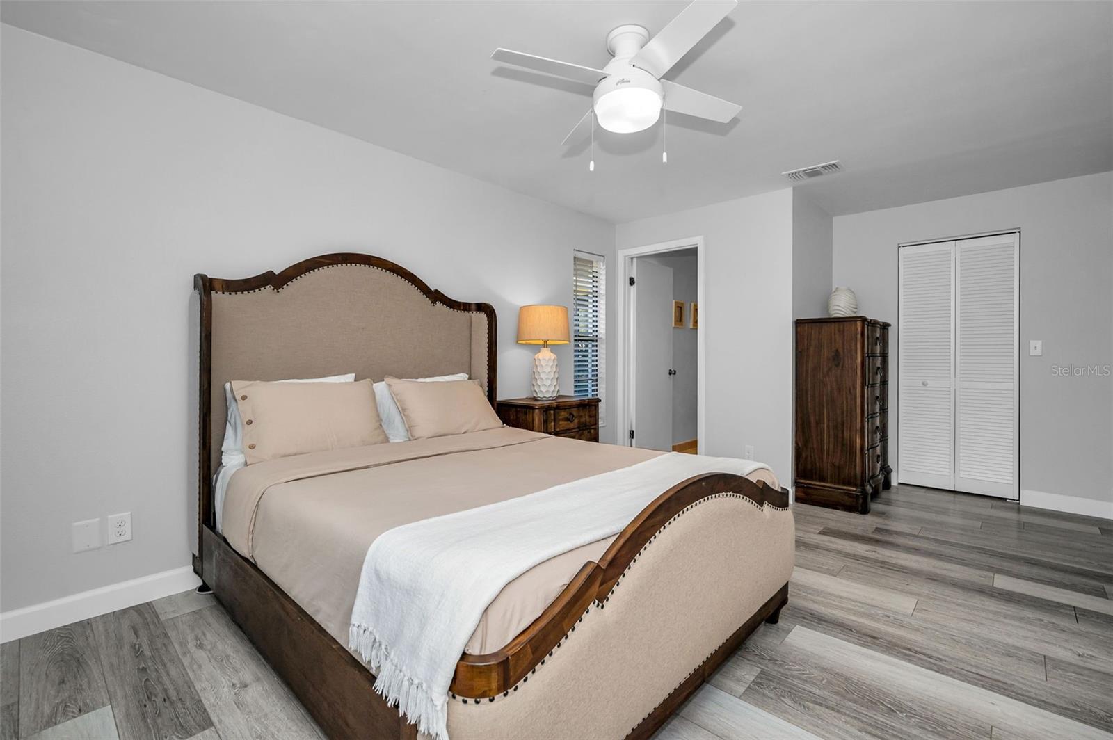 Image 17 of 51 For 9204 Golf View Drive