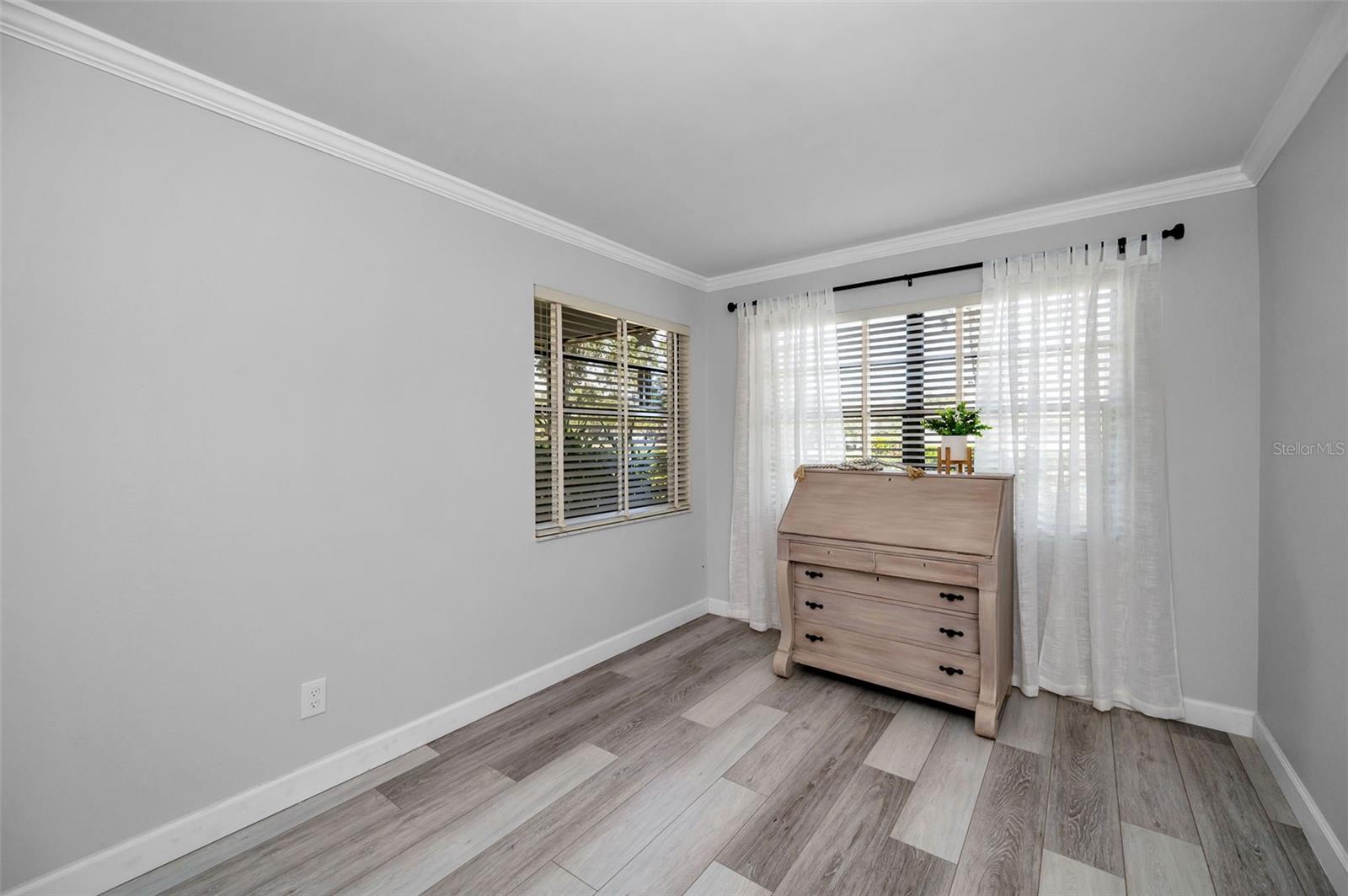 Image 7 of 51 For 9204 Golf View Drive