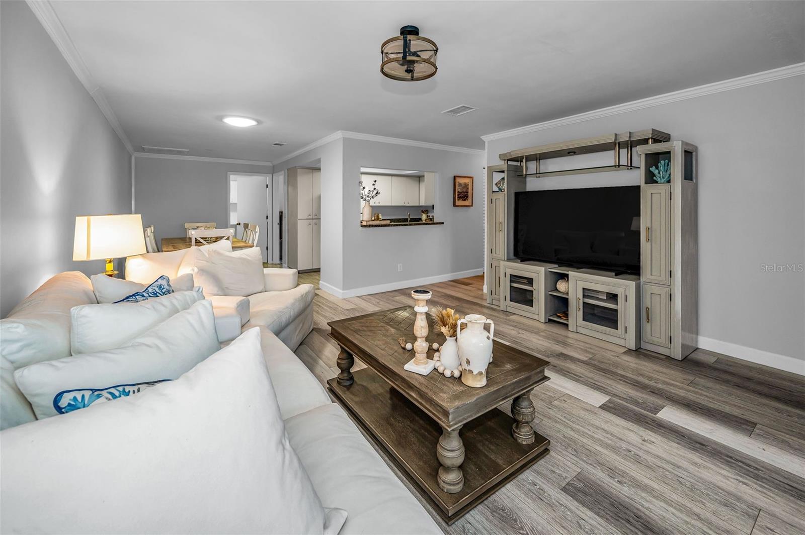 Image 9 of 51 For 9204 Golf View Drive