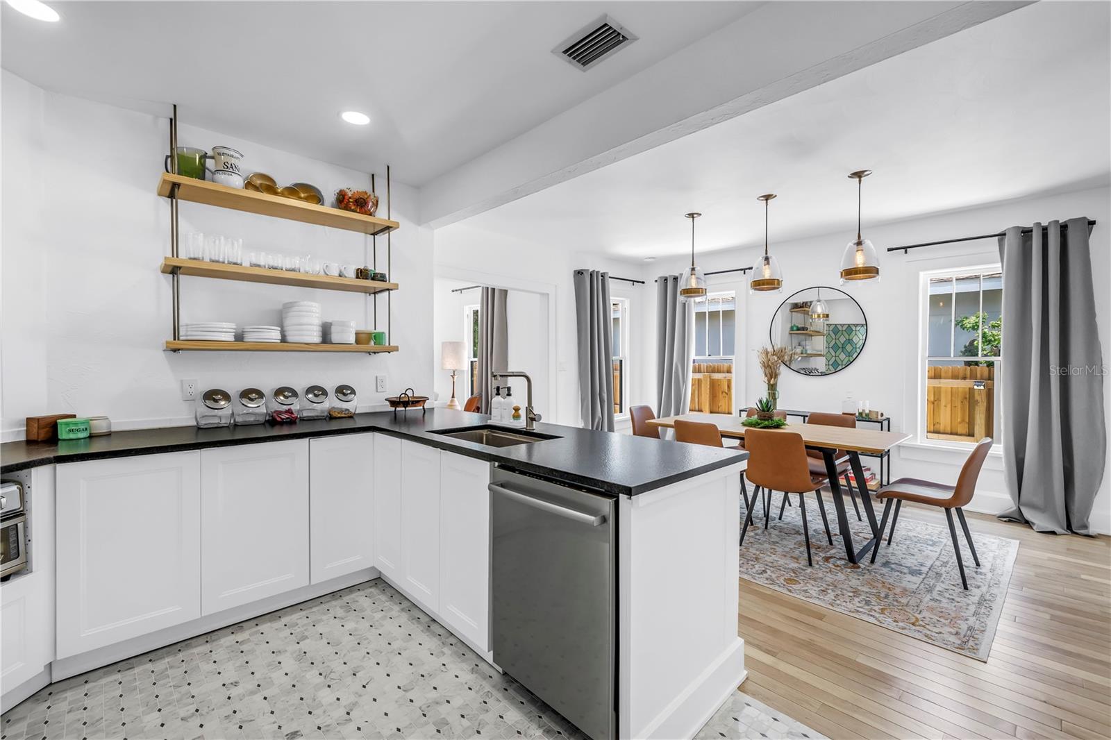 Image 10 of 29 For 650 63rd Avenue S