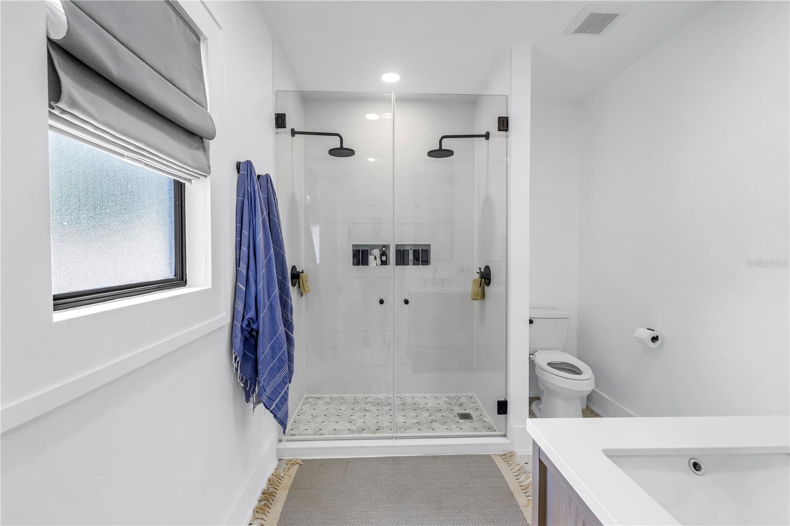 Image 14 of 29 For 650 63rd Avenue S