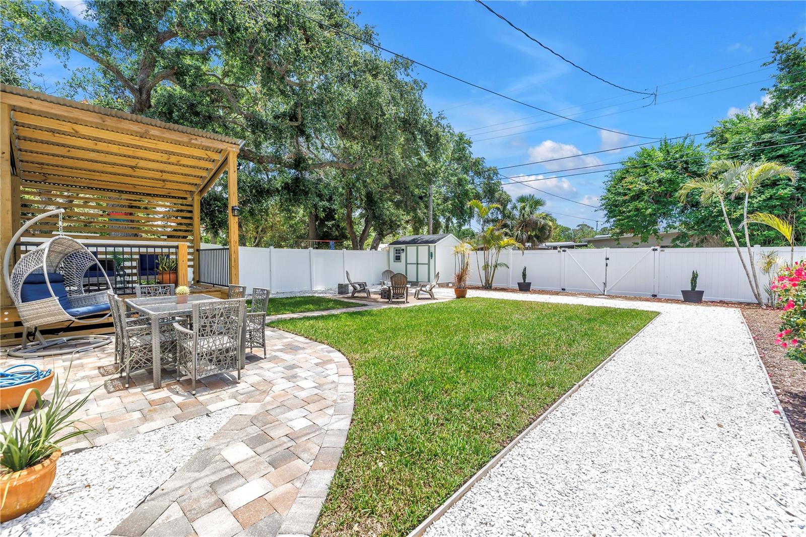 Image 21 of 29 For 650 63rd Avenue S