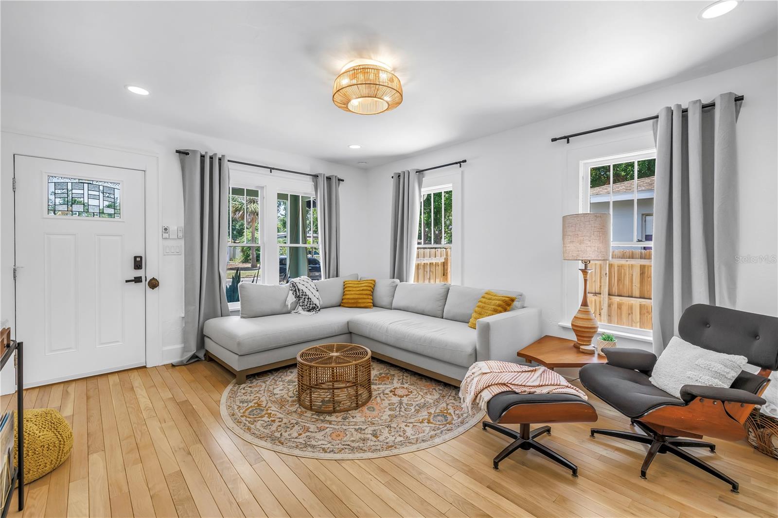 Image 5 of 29 For 650 63rd Avenue S