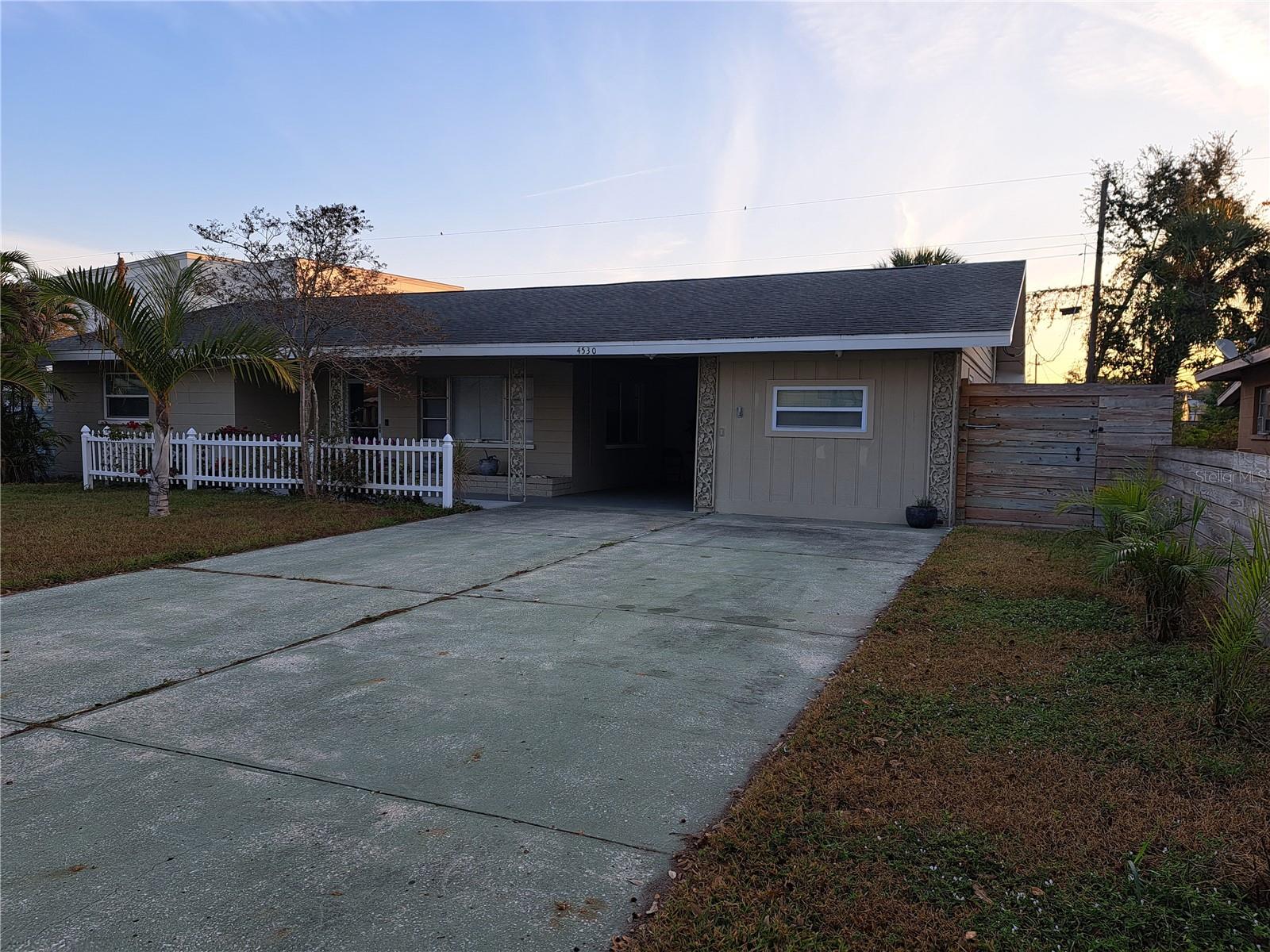 Image 4 of 90 For 4530 19th Street Circle W