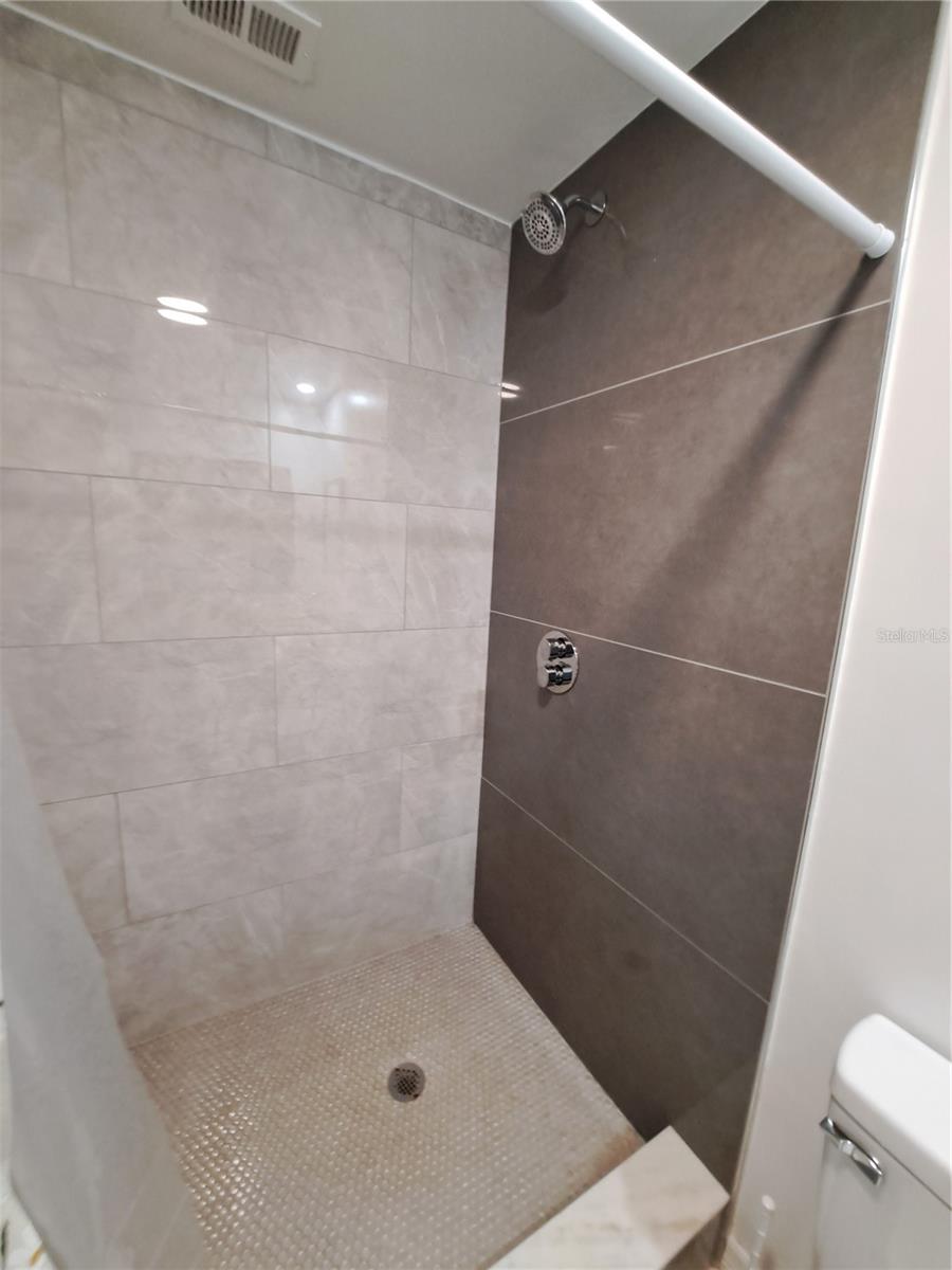 Image 76 of 90 For 4530 19th Street Circle W